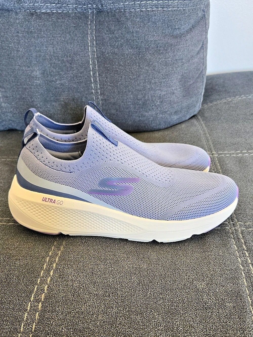 Sketchers Womens Go Run Elevate - Hot Streak - Slip-on sneakers Lt Blue